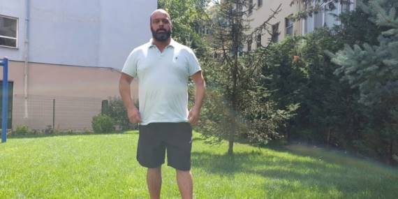 Sarıyer Ortaokulu Müdürü Melih Kara uçan kuştan para toplamış!