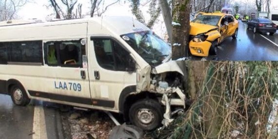 Servis minibüsü ve taksi çarpıştı