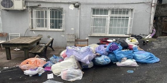 Sarıyer’de toplanmayan çöplere vatandaş tepki gösterdi