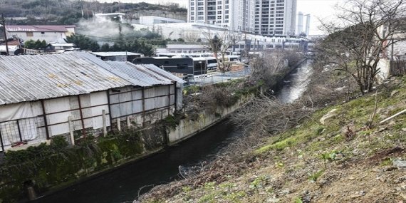 Üç yıldır mahalleye lağım suyu akıyor