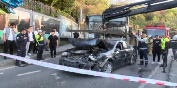 İETT otobüsü 15 araca çarptı