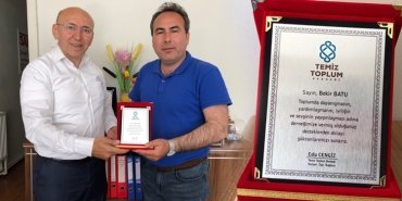 bekir-batu-temiz-toplum-dernegi-plaket