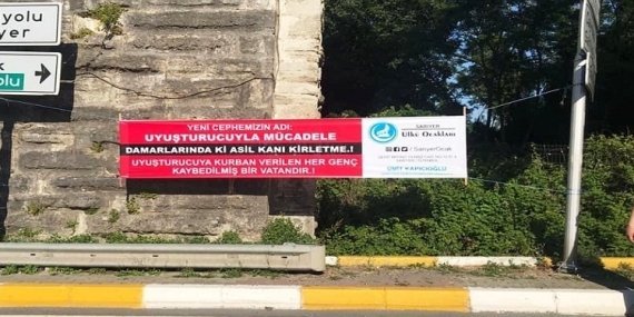 Sarıyer Ülkü Ocakları’ndan pankart çalışması
