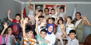 gelecek-partisi-canta-dagitimi