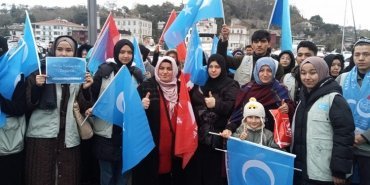 yeniden-refah-uygur-turklerine-destek