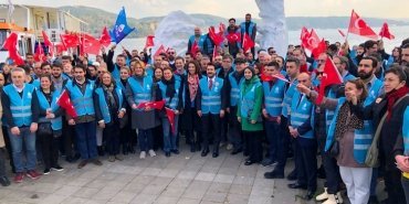 deva-partisi-mavi-yelekliler-yuruyusu