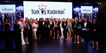 turk-is-kadinlari-plaket-toreni