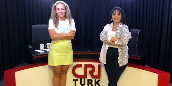 Tuğba Saraçlar: “Mikrofon aşkı hastalığına, ben de yakalandım!”