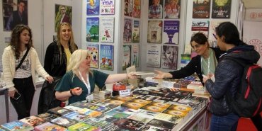 funda-akosman-tuyap-kitap-fuari