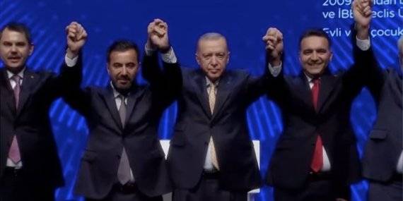 Hüseyin Coşkun’un elini Cumhurbaşkanı kaldırdı!