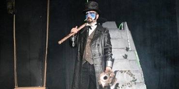 mezarci-oyunu-erdem-topuz