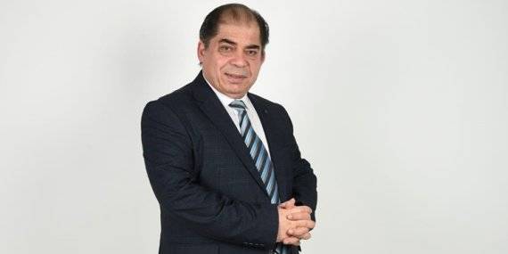 Ünlü sanatçı Ruşen Aydeniz Yeniköy’e aday oldu