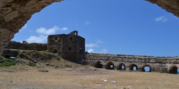 Rumeli Feneri (Topçu) Kalesi