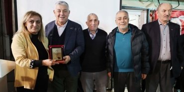 mahalleler_birligi_sukru_genc_plaket