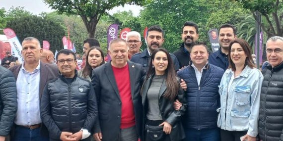 Gökan Zeybek, Saraçhane’de işçilerle buluştu