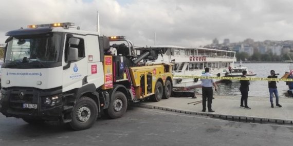 İBB’nin sahil düzenlemesi sırasında kamyon denize düştü!