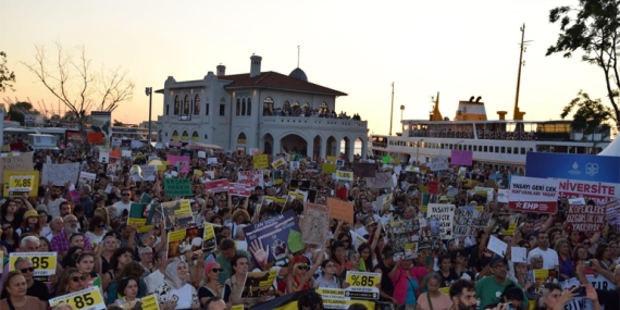 Hayvanseverlerden “Bu yasayı durduracağız” eylemi!