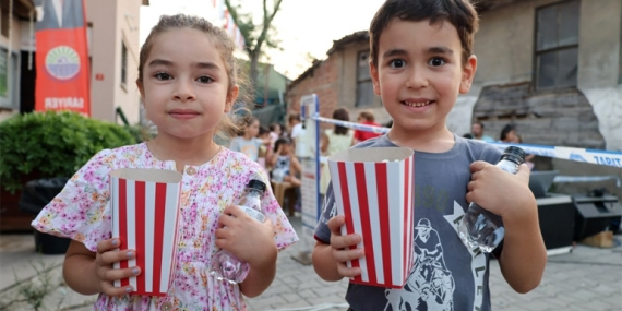 Sarıyerli çocuklara doyasıya film keyfi