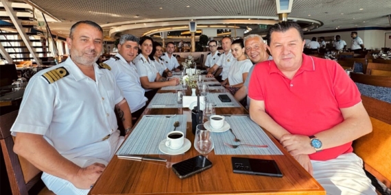 Vedat Uğurlu’nun yüzen tatil cenneti