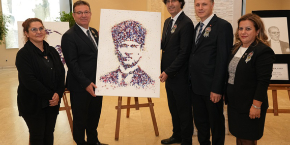 Başkan Aksu’ya Atatürk tablosu hediye edildi