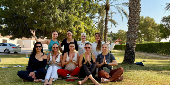 Ece Vahapoğlu Dubai’de Yoga yaparak dünyaya açıldı!