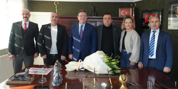 Oktay Aksu’dan MHP Sarıyer’e ziyaret