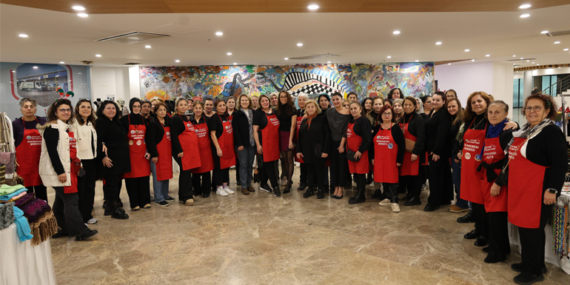 Mikrokredili kadınlardan yeni yıl kermesi