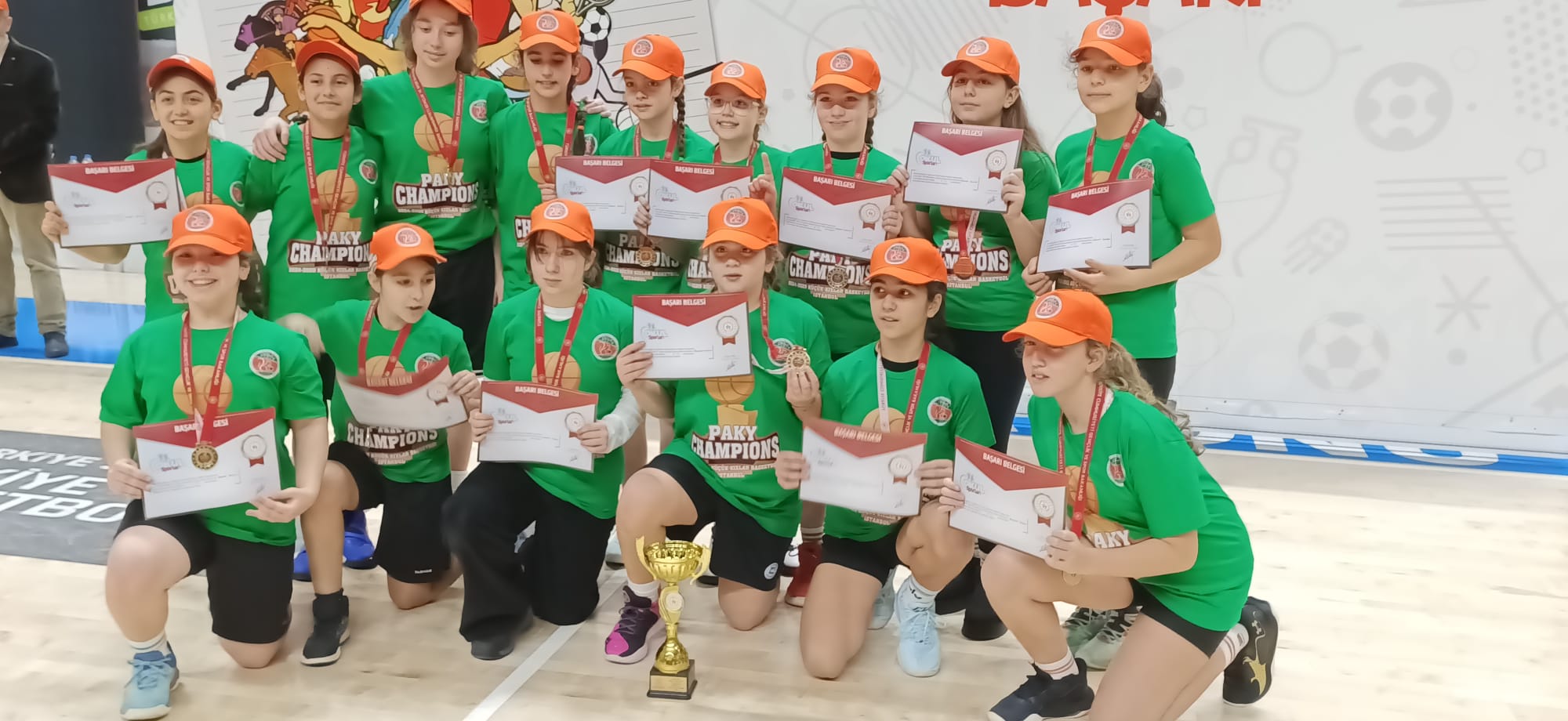 minik_kiz_basketbol_takimi_sampiyon (1)