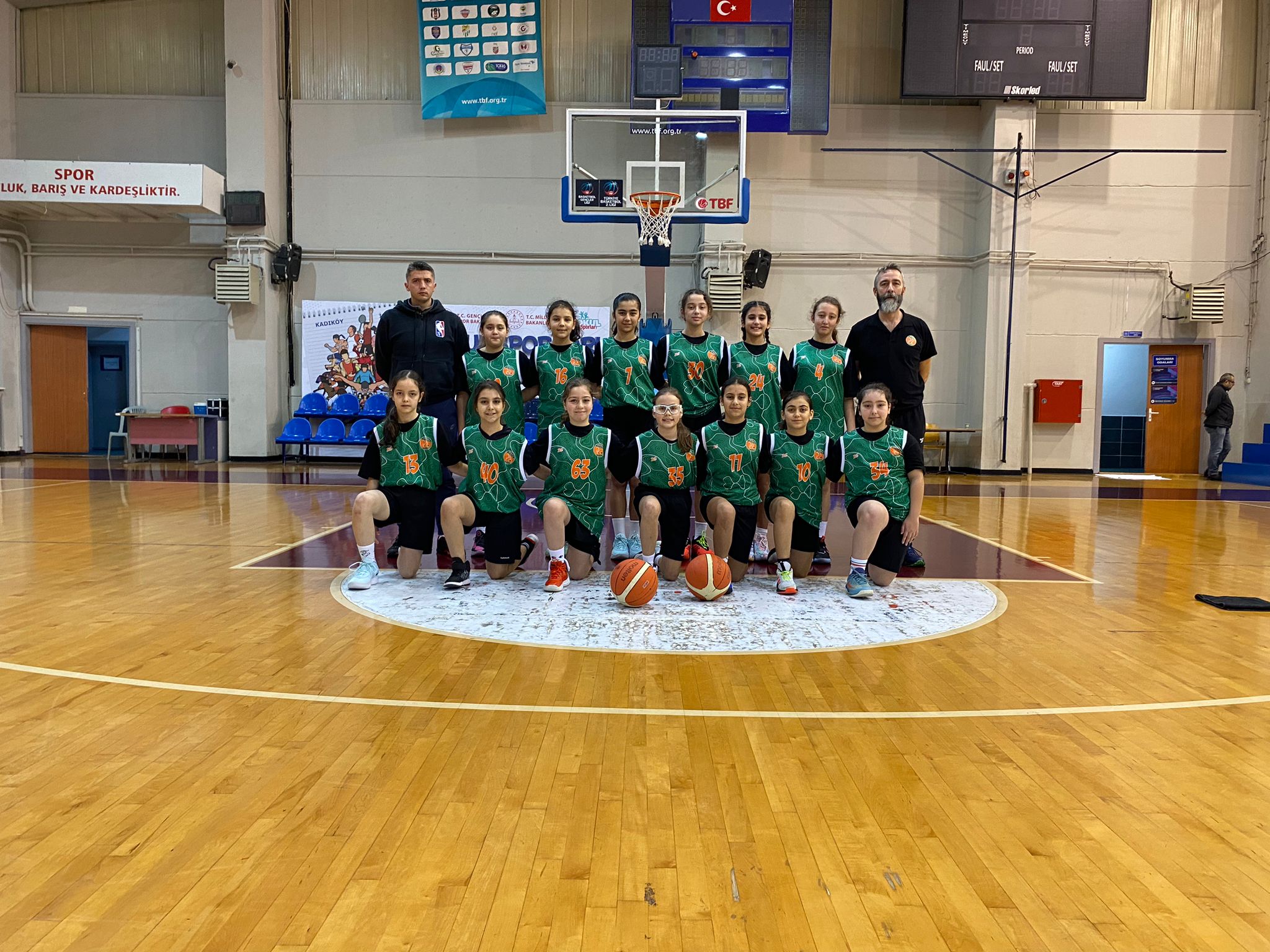 minik_kiz_basketbol_takimi_sampiyon (10)