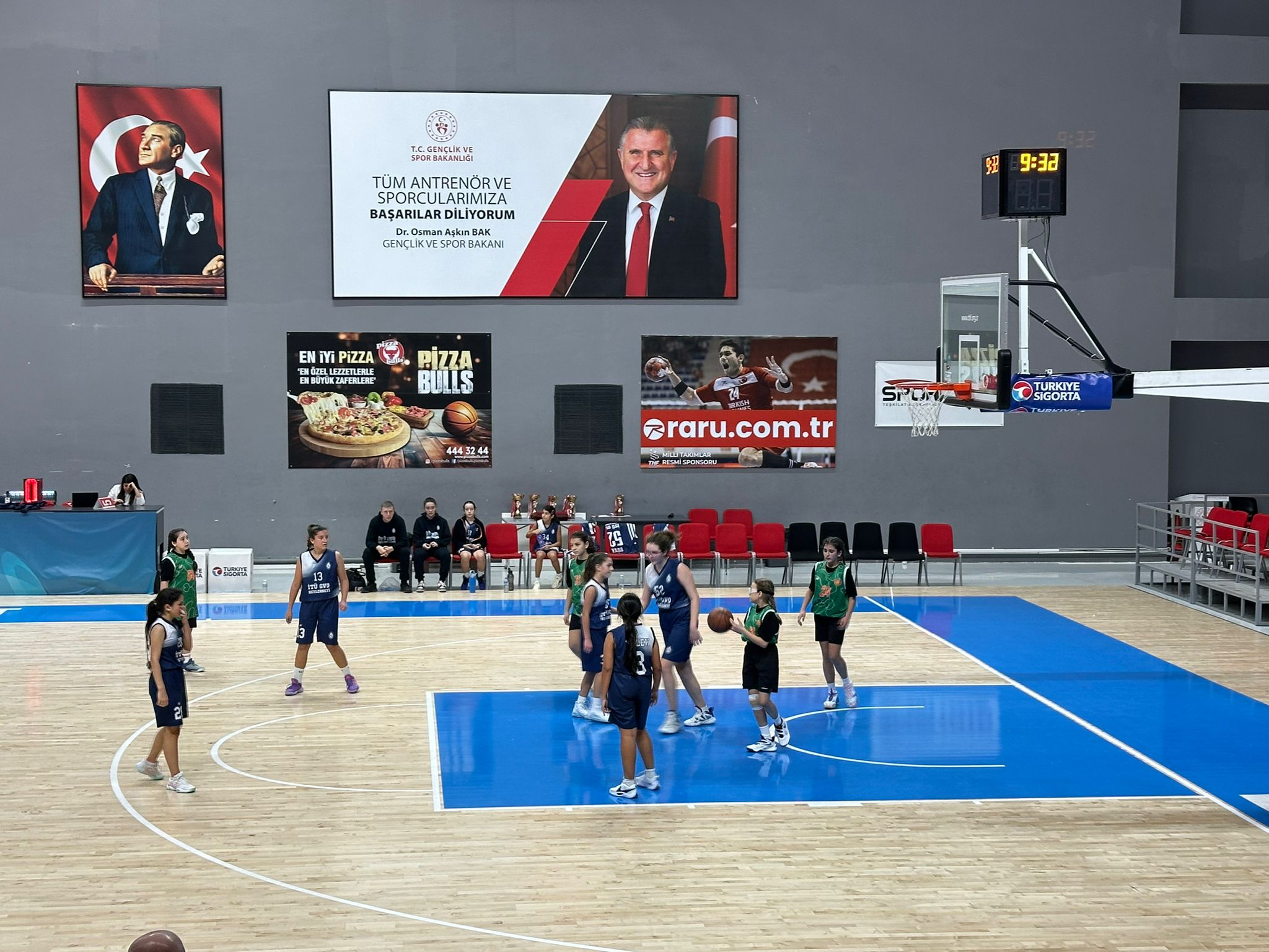 minik_kiz_basketbol_takimi_sampiyon (11)