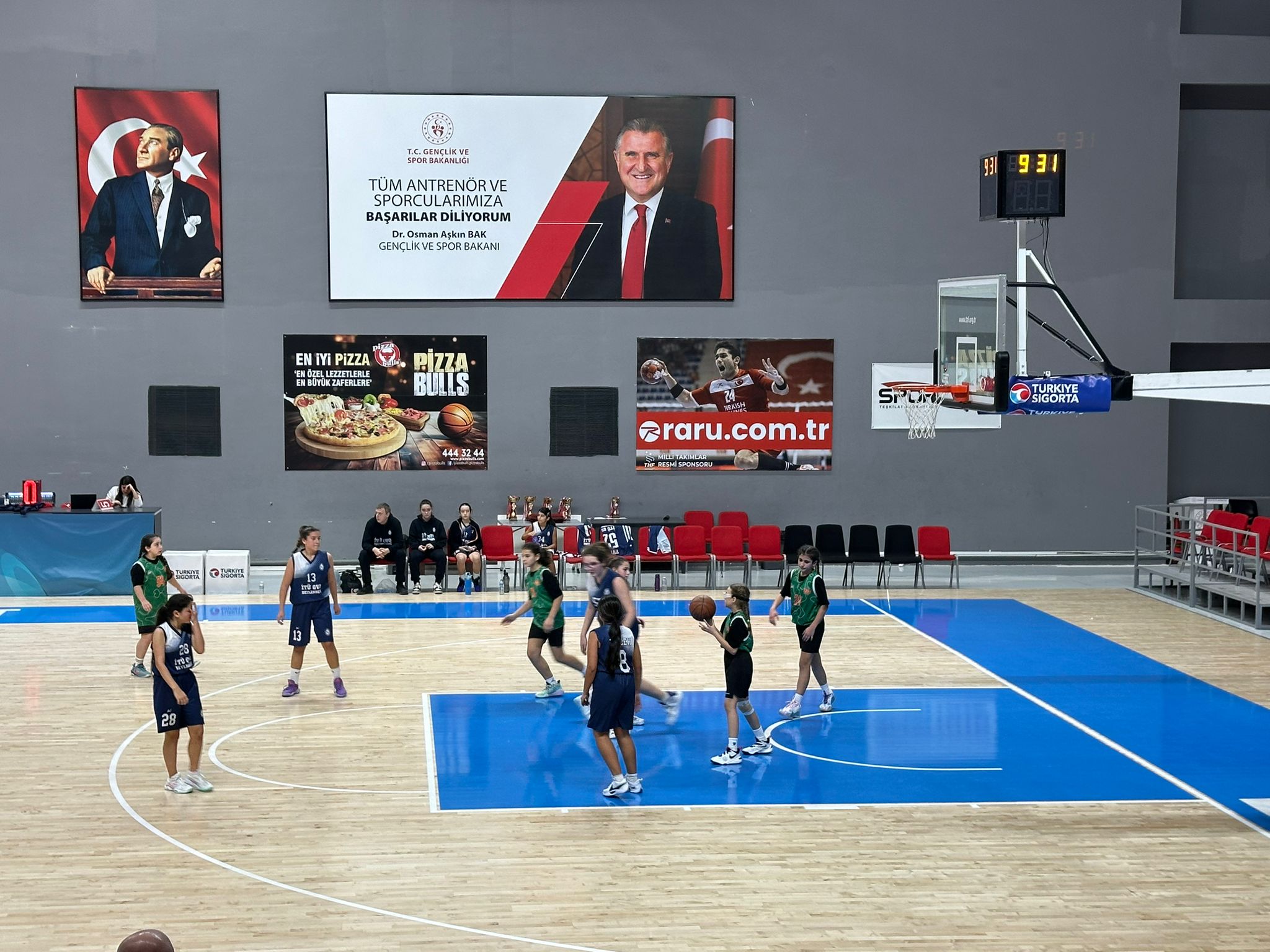 minik_kiz_basketbol_takimi_sampiyon (13)