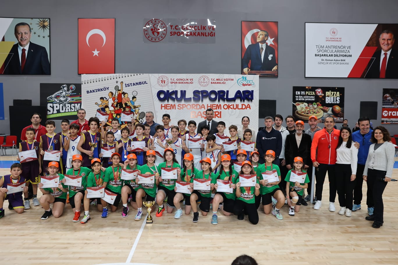minik_kiz_basketbol_takimi_sampiyon (5)