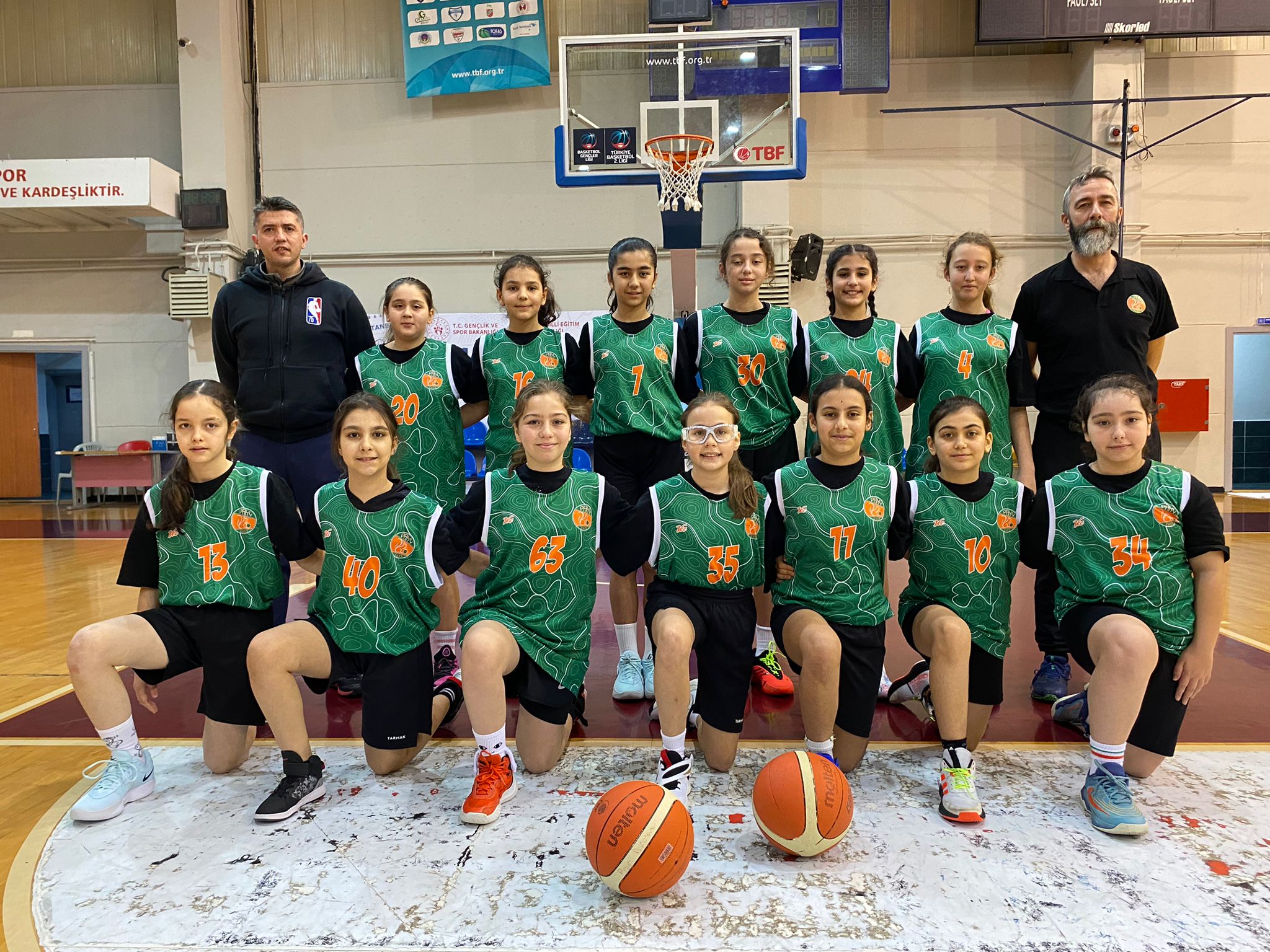 minik_kiz_basketbol_takimi_sampiyon (8)