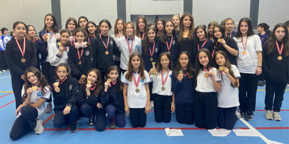 Sarıyer Ortaokulu’nda şampiyonluk coşkusu!