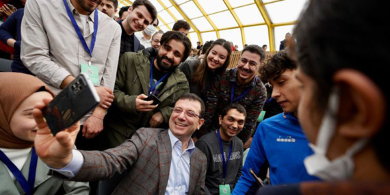 İBB’den üniversitelilere ulaşım desteği!