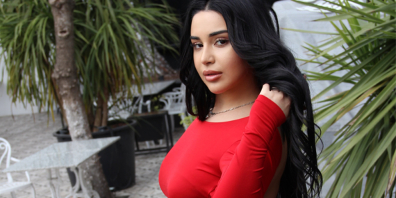 Nur Faraj oyunculuğa zirveden başladı