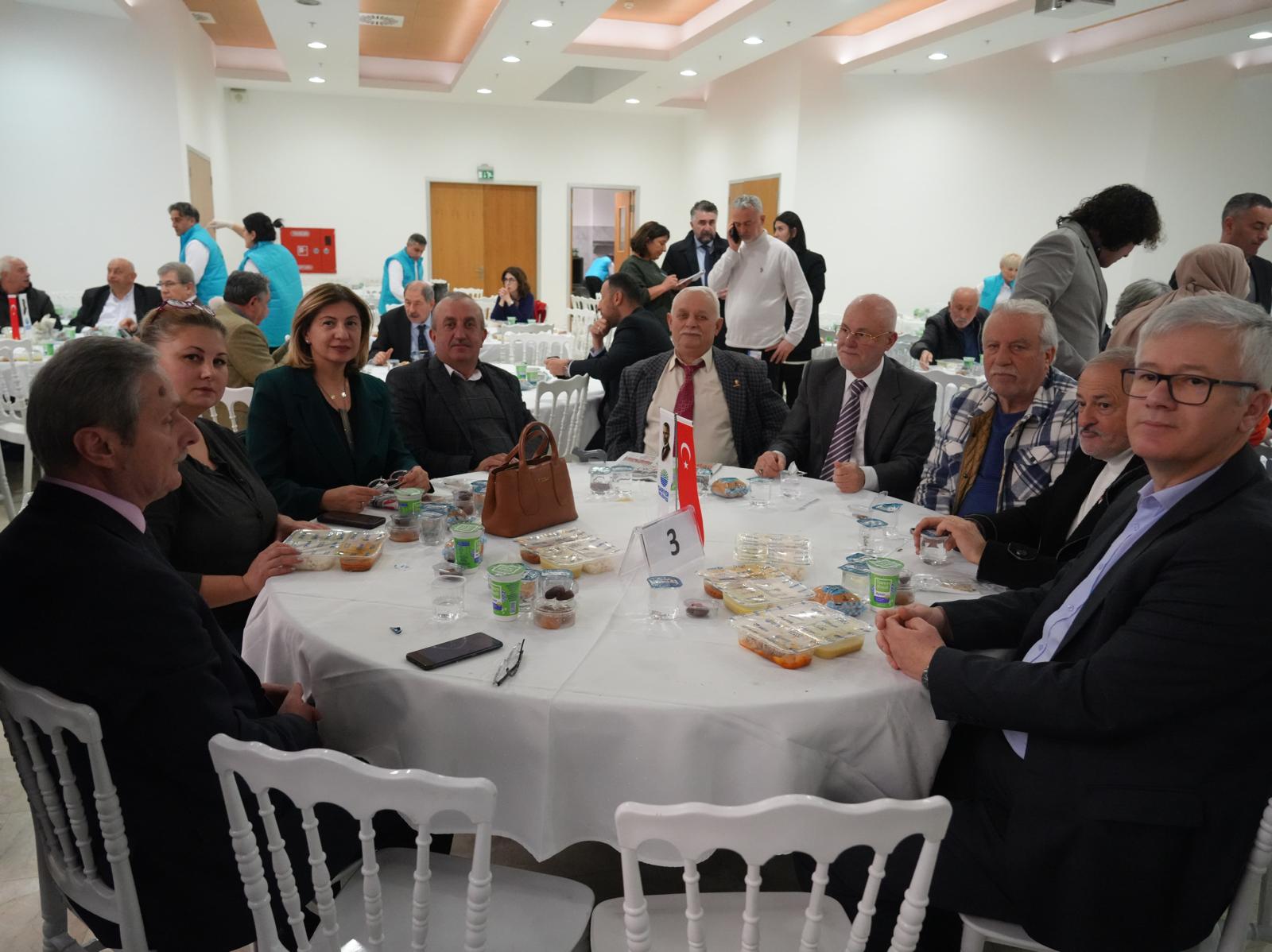 sariyer_belediyesi_protokol_iftar_yemegi (9)