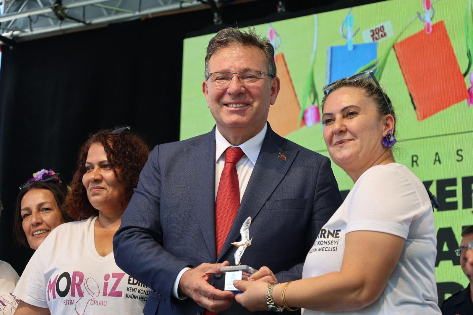 11f9427e-c40a-425d-84b3-aae15baf71f1