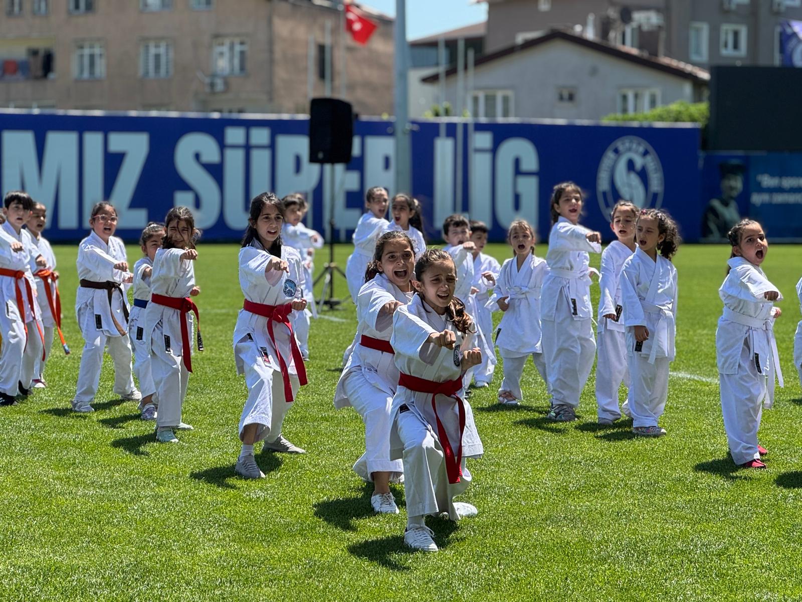 19_mayis_ataturku_anma_genclik_ve_spor_bayrami (13)