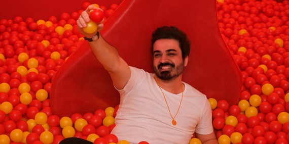 Turgay Saka’nın şarkısı tribünleri coşturdu