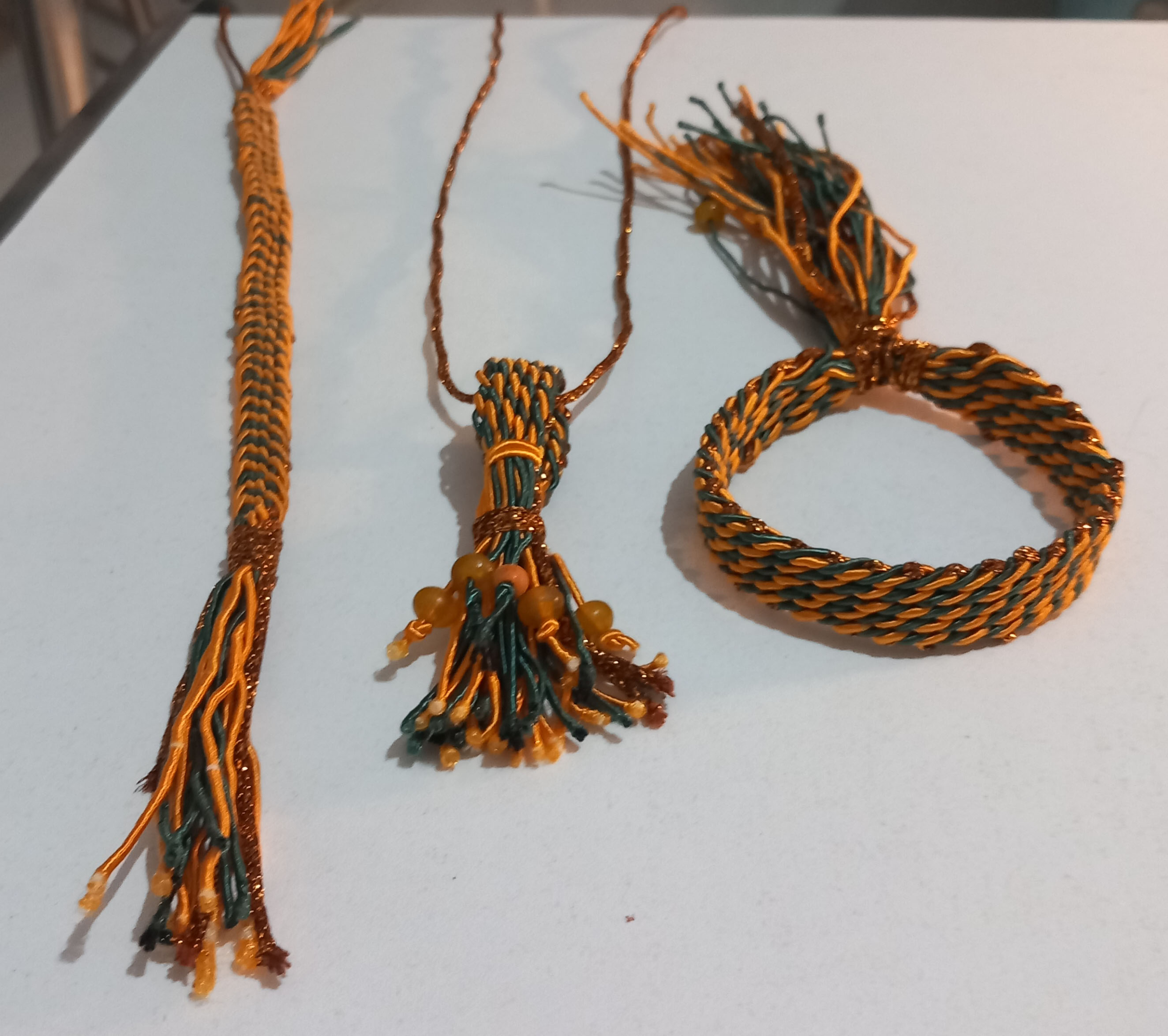 çarpana dokuma.takı seti rektöre hediye edildi