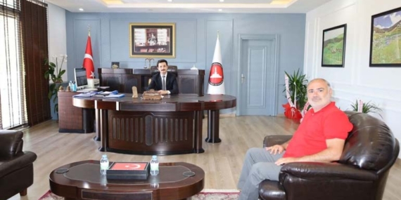 Selim Efe’den Koyulhisar ve Mesudiye kaymakamlarına ziyaret