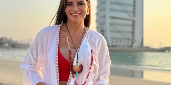 Ece Vahapoğlu’ndan dolunay seremonisi ve yoga