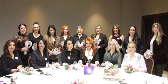 Kadın Liderler Kulübü çığ gibi büyüyor