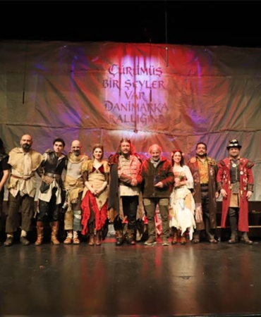 sariyer_tiyatroda_senligi