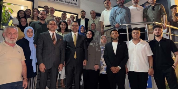 AK Parti Sarıyer’de yoğun katılımlı toplantı