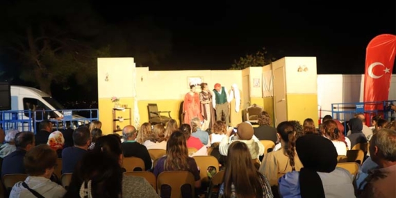 Tiyatro Şenliği “Katakulli” ile başladı