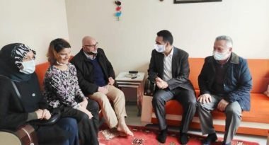ak-parti-8-mart-ziyaret