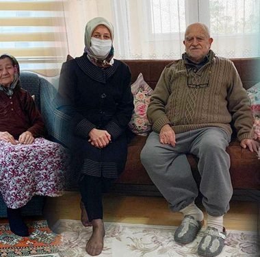 ak-parti-ziyare-yaslilar-haftasi