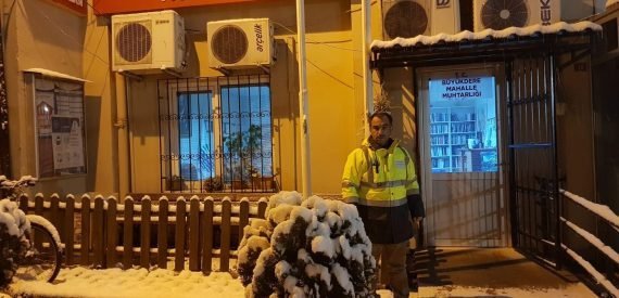 Ali Yazıcı’dan Büyükdere’de kar nöbeti